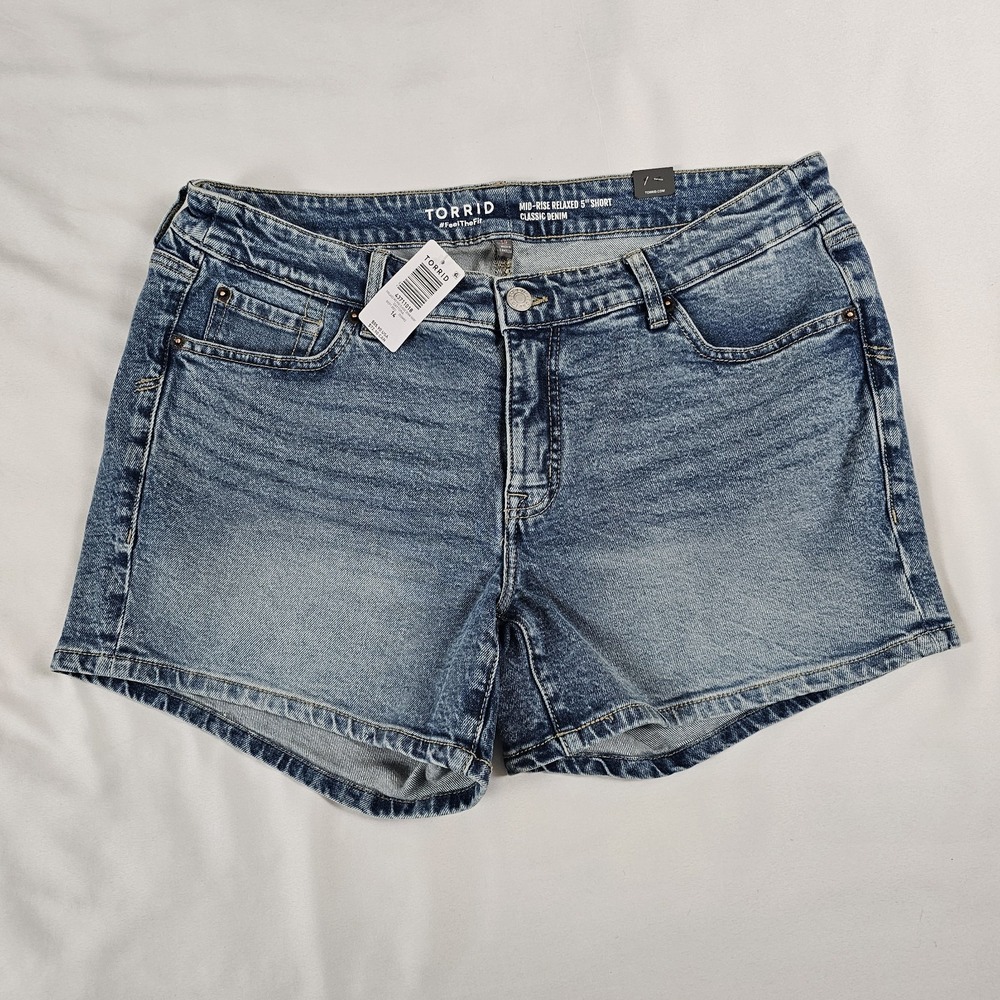 Torrid Mid-Rise Relaxed 5" Stretch Classic Denim Jean Shorts Size 14 NEW